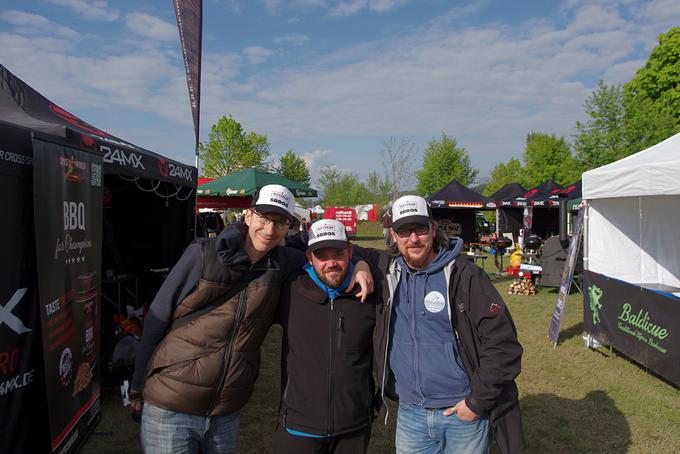 Milan, Dejan in četrti ustanovni član BBQ društva Slovenije Peter Hajdu na tekmovanju v Salzburgu | Foto: BBQ društvo Slovenije