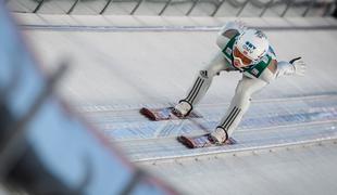 Nadarjeni norveški skakalec naredil salto in poškodovan pristal v bolnišnici (video)