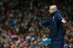 Wenger jezen na sodnika, Mourinha ni premagal niti v deseto