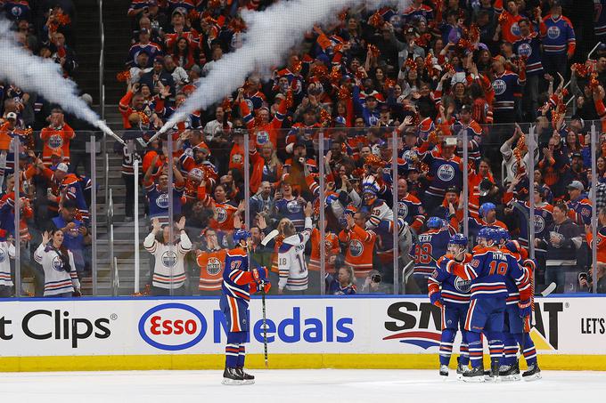 Edmonton je bil v prvem krogu končnice še tretjič zapovrstjo usoden za Los Angeles.  | Foto: Reuters