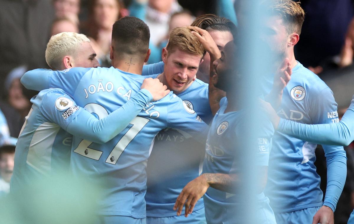 De Bruyne Manchester City Chelsea | V angleškem prvenstvu kaže trenutno najbolje branilcu naslova Manchester Cityju. | Foto Reuters