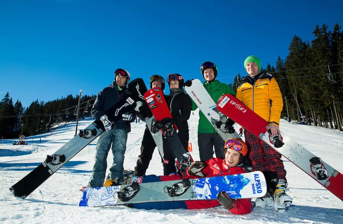 V družbi nekdanjih sotekmovalcev Roka Flandra, Glorie Kotnik, Jerneja Demšarja, Roka Marguča in Žana Koširja. | Foto: Vid Ponikvar