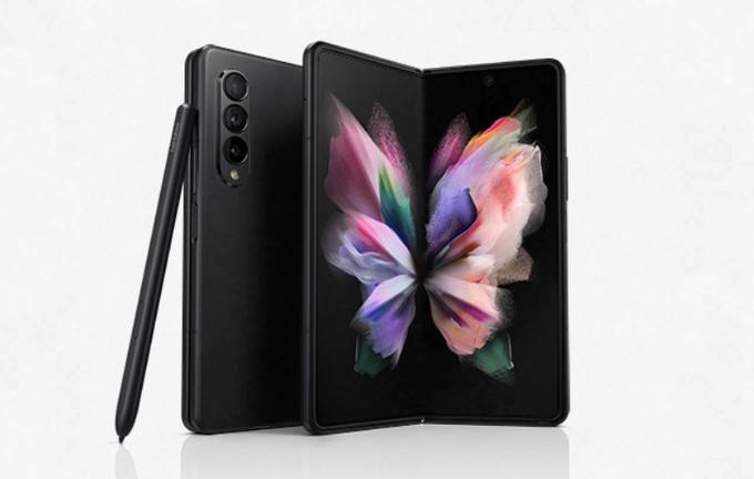 Neke vrste namestnik serije Galaxy Note je letos postal prepogljivi model Samsung Galaxy Z Fold3. | Foto: Samsung