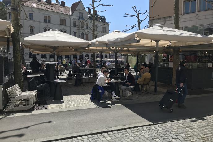 odprtje teras Ljubljana lokali bar terasa | Kot so sporočili iz Obrtno-podjetniške zbornice Slovenije, bo delovna skupina pretresala različne ideje in predloge ter pripravljala najboljše mogoče rešitve za obvladovanje epidemije, ki bodo sprejemljivi tako za gospodarstvo kot za zdravstvo. | Foto Iztok Hočevar