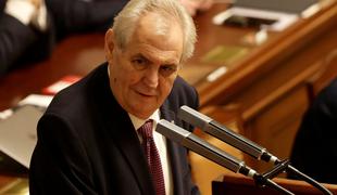 Zeman priznal, da je novičok razvijala tudi Češka