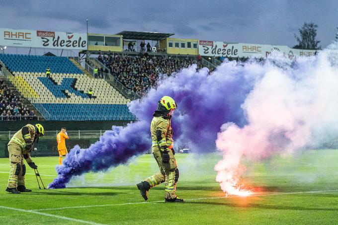 Pestro je bilo tako na igrišču kot tudi na tribunah. | Foto: Matic Ritonja/Sportida