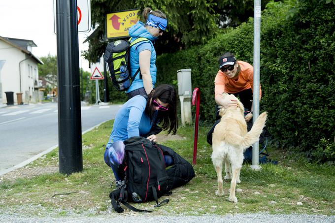 Dekleta, ki smo jih srečali, so se podala na celoten krog. Ta vam prinese posebno kolajno, ki pa jo bo letos moč prevzeti v prostorih Timing Ljubljana po koncu epidemije. | Foto: Ana Kovač