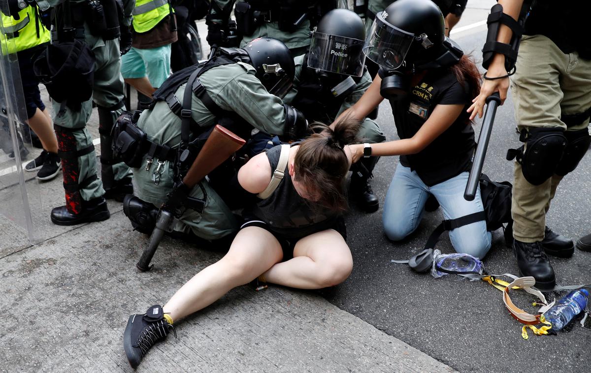 protesti Hong Kong | Na tisoče protestnikov se je tudi danes podalo na ulice Hongkonga.  | Foto Reuters