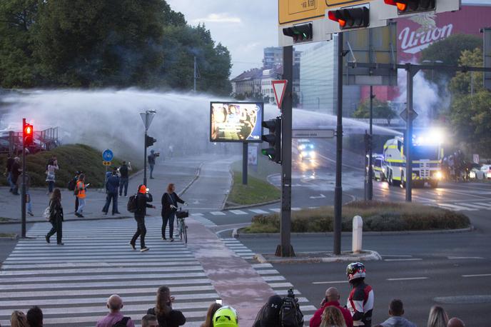 Protesti torek, 5.10.2021 | "Želimo preveriti kopico dejstev v okviru svojih pooblastil," je dejal Matjaž Nemec. | Foto Bojan Puhek