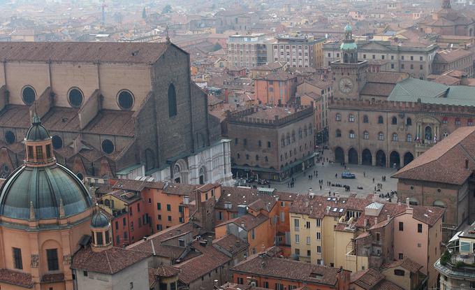 Devet mesecev po vožnji  Bolonji je dobila kazen. Izkazalo se je, da je ni poslala italijanska policija, temveč goljufi. | Foto: Reuters