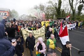 Manchester United navijači protest