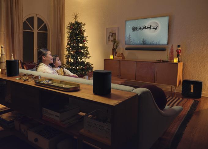 CJ_Sonos_Holiday22_LivingRoom_HolidayMovie_072122_1521_v04_HR | Foto: 