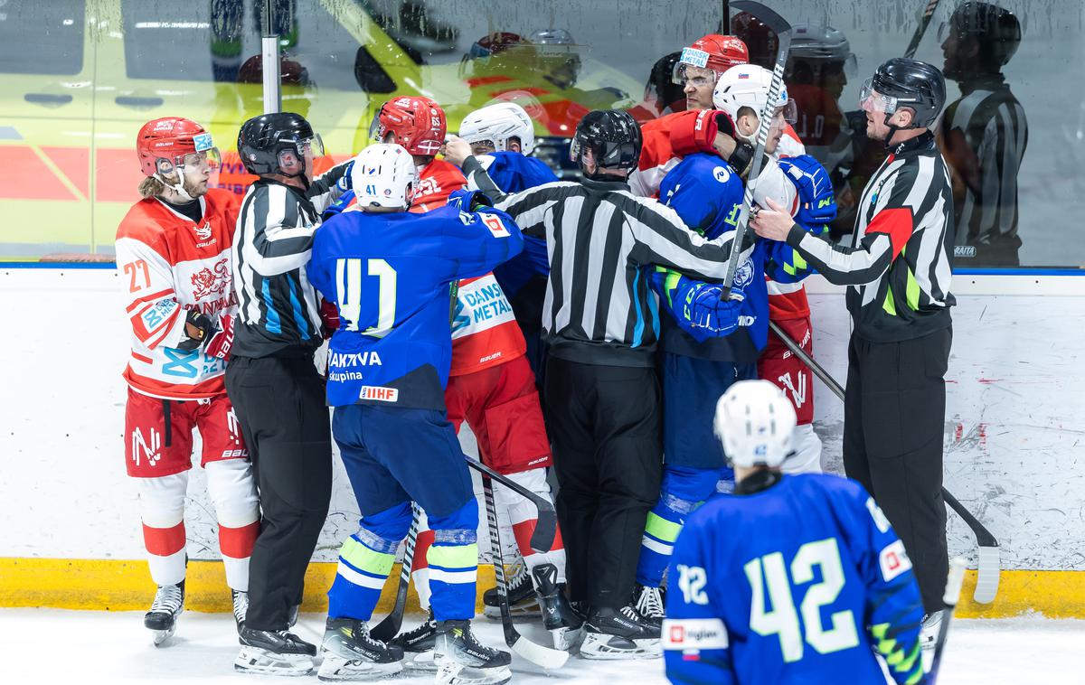 Hokej, prijateljska tekma: Slovenija - Danska, slovenska hokejska reprezentanca | Slovenski hokejisti so v Ledni dvorani v Mariboru odigrali še zadnjo domačo pripravljalno tekmo na SP in Dancem priznali premoč z 2:5. | Foto Jure Banfi