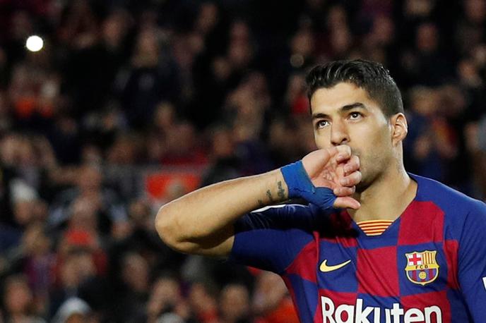 Luis Suarez | Luis Suarez odhaja pod nož. Koliko časa bo odsoten, iz Barcelone niso sporočili. | Foto Reuters