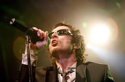 Umrl je Scott Weiland, pevec Velvet Revolver in Stone Temple Pilots