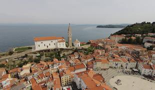 Nekdanji šef BMW Slovenija si je kupil hotel na Obali