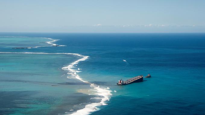 mauricius nafta nesreča ladja tanker | Foto: Reuters