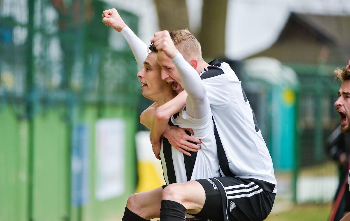 Rok Sirk | Rok Sirk je prvi strelec tekmovanja. | Foto Mario Horvat/Sportida