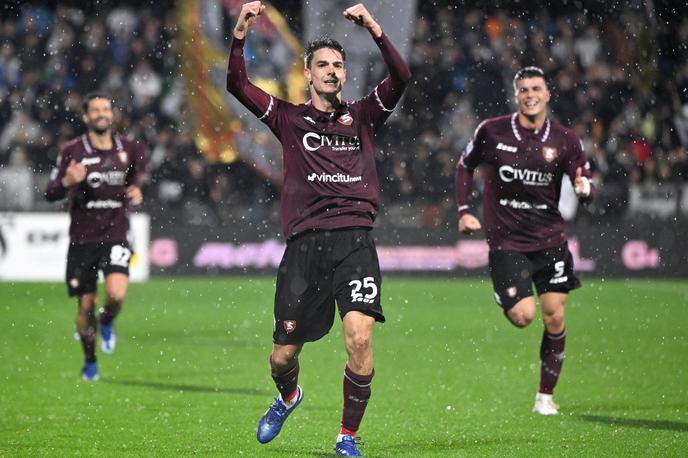 Giulio Maggiore Salernitana | Giulio Maggiore je popeljal Salernitano v vodstvo proti Juventusu. Ko je v 53. minuti prejel rdeči karton, so se stvari obrnile v prid velikana iz Torina. | Foto Reuters