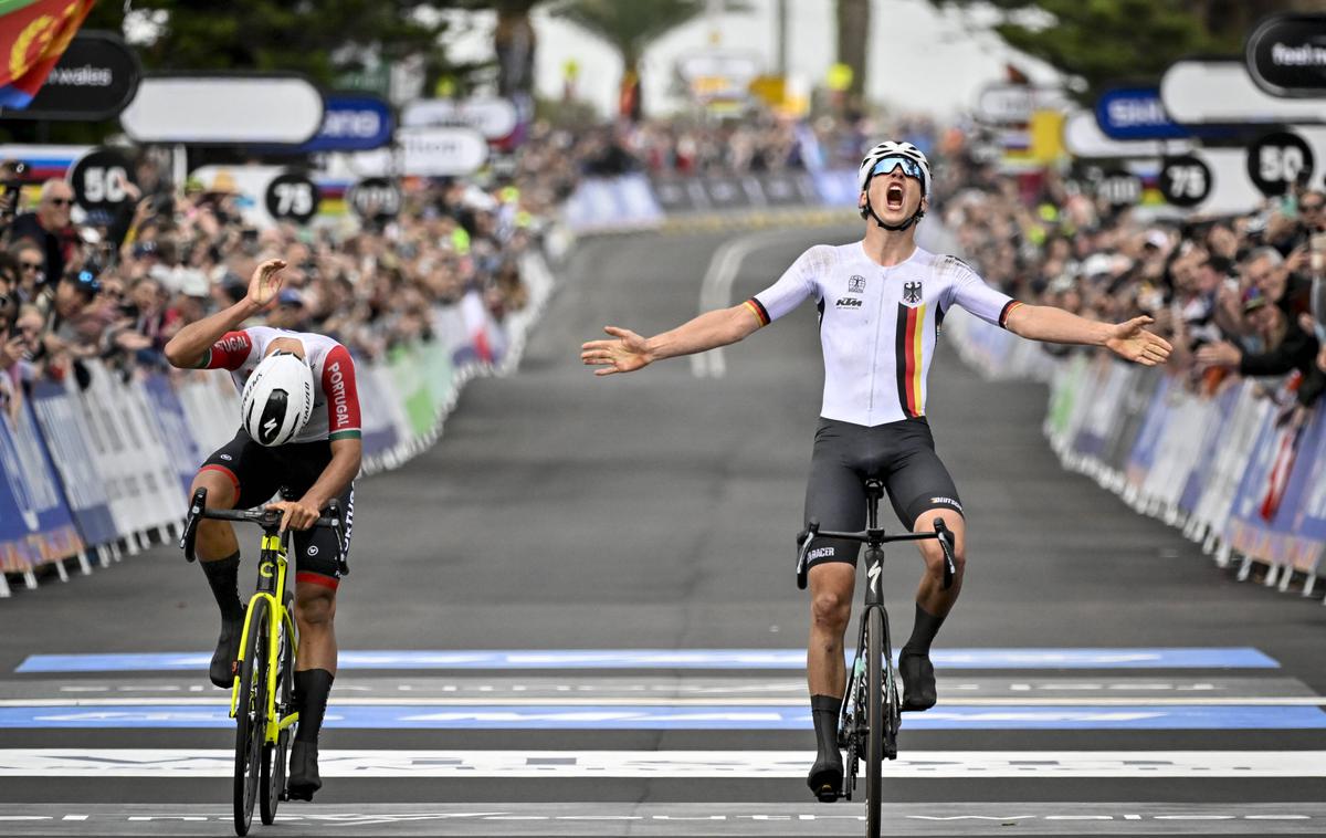 Emil Herzog | Nemec Emil Herzod je novi svetovni prvak med mladinci. V ciljem sprintu dvojcie je ugnal Portugalca Antonia Morgado.  | Foto Guliverimage