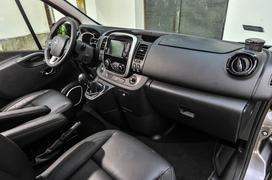 Opel vivaro touring