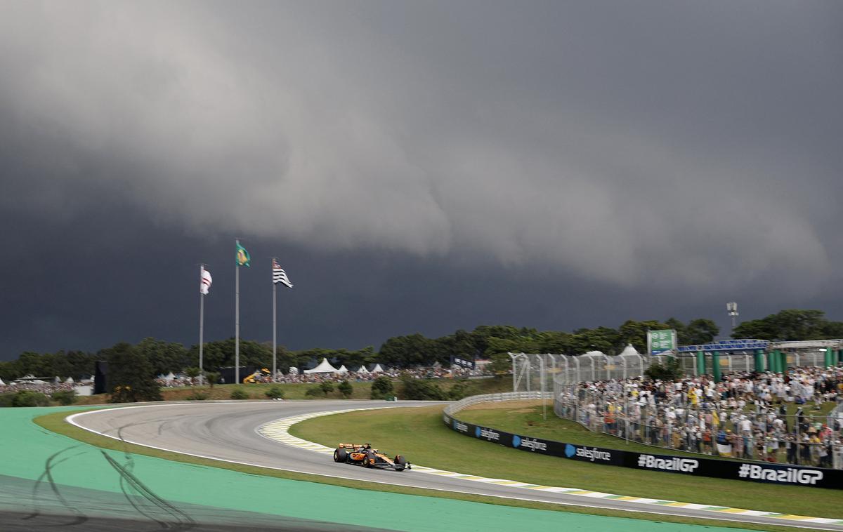 Interlagos Oscar Piastri McLaren | Dobesedno so se črni oblaki zgrnili nad dirkališče Jose Carlos Pace. | Foto Reuters