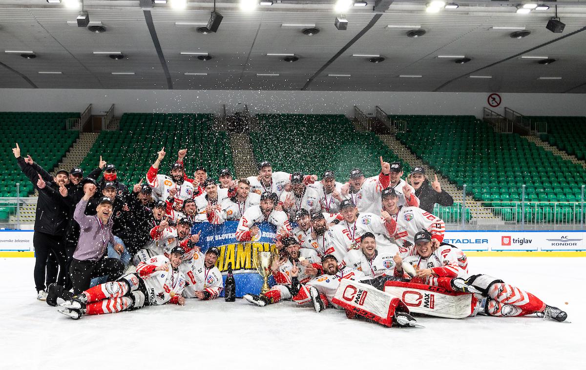 Jesenice prvaki - Olimpija finale | Jeseničani so po sezoni, v kateri so osvojili naslov državnih prvakov, doživeli pravi eksodus. | Foto Matic Klanšek Velej/Sportida