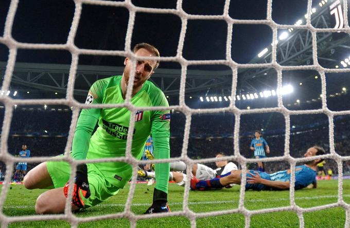 Nazadnje je Cristiano Ronaldo na eni tekmi dosegel tri zadetke proti Janu Oblaku pred tremi leti na povratni tekmi osmine finala lige prvakov med Juventusom in Atleticom (3:0). | Foto: Reuters