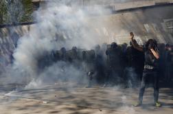 Prvomajski shodi: v Parizu in Istanbulu policija s solzivcem nad protestnike (foto)