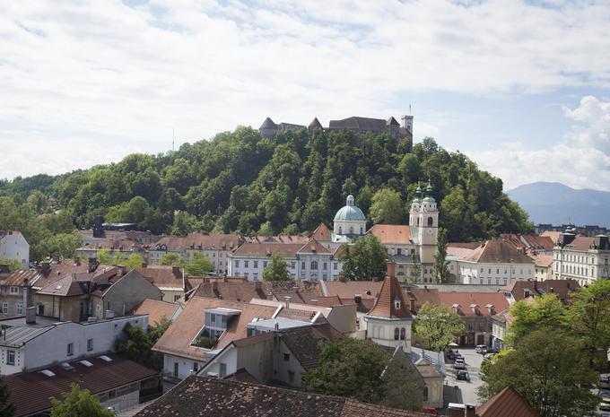 Splošna legalizacija črnih gradenj je nepotrebna in nepravična, ob sprejemanju nove gradbene zakonodaje menijo v Zbornici za arhitekturo in prostor Slovenije. | Foto: Bojan Puhek