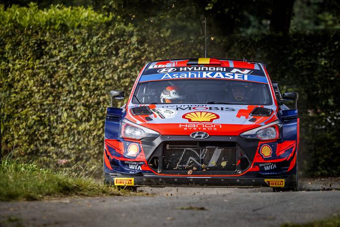 Neuville zmagovalec relija na Japonskem