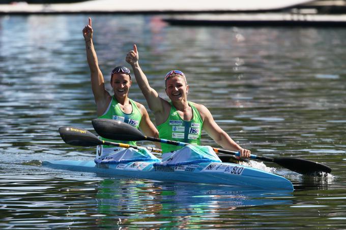 Špela Ponomarenko Janić in Anja Osterman sta letos tako veselili zmage na EP. | Foto: Kajakaška zveza Slovenije