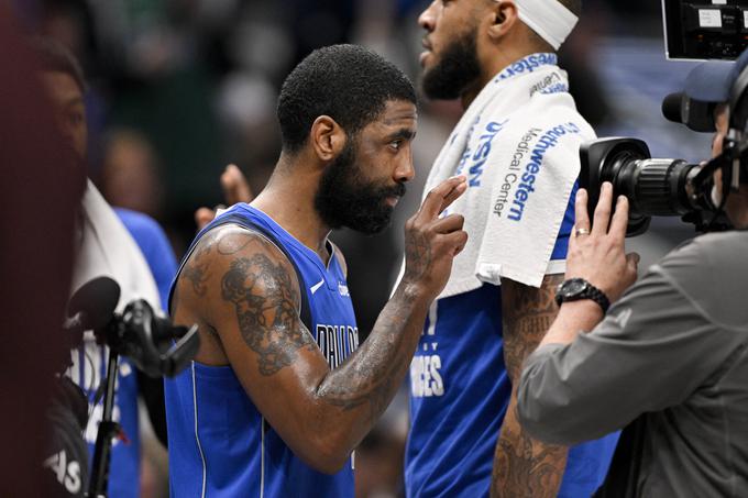 Kyrie Irving je na parketu prebil skoraj 44 minut in dosegel 30 točk. | Foto: Reuters