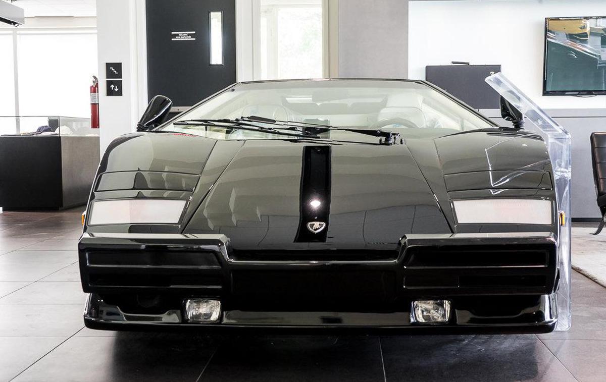 Lamborghini countach | Sedanji lastnik je z njim v tridesetih letih prevozil le 135 kilometrov. | Foto Lamborghini Montreal