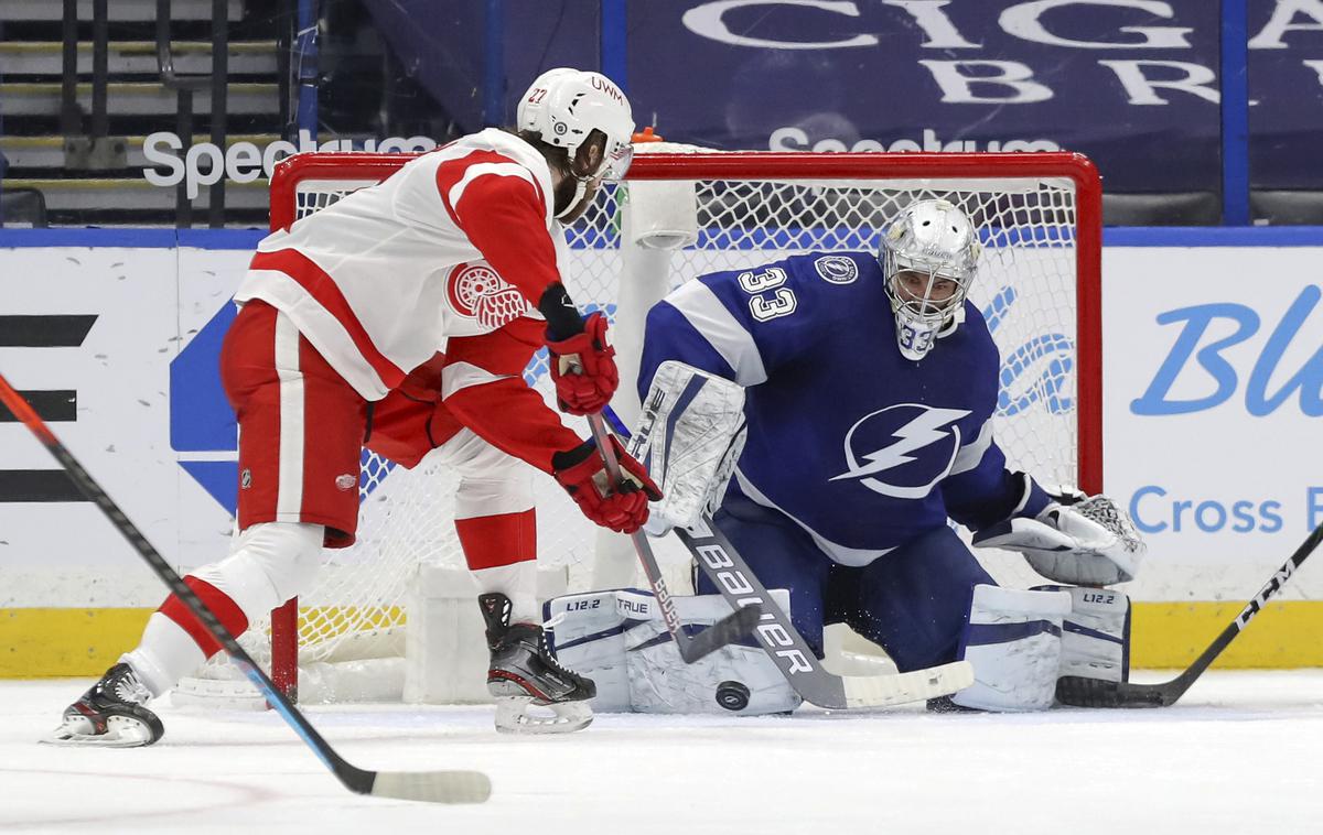 Tampa Bay Lightning - Detroit Red Wings | Rdeča krila so napolnila mrežo prvakov. | Foto Guliverimage