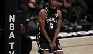 Brooklyn do zmage kljub poškodbi Hardna že v prvi minuti tekme #video