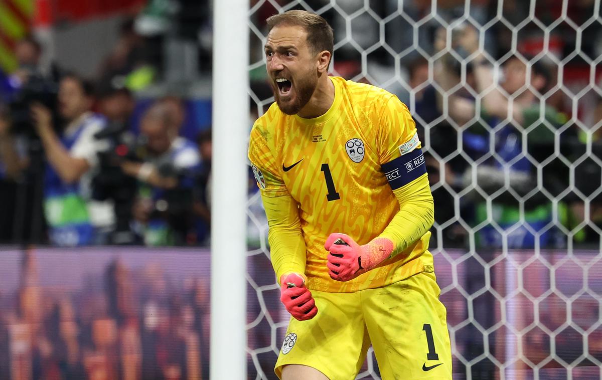 Jan Oblak | Kapetan slovenske reprezentance Jan Oblak je letos v Nemčiji uresničil sanje in zaigral na prvem velikem reprezentančnem tekmovanju. S Slovenijo je branil na štirih tekmah, po rednem delu oziroma podaljšku pa ni izgubil niti enkrat. Na obračunu osmine finala proti Portugalski je ubranil enajstmetrovko Cristianu Ronaldu in ga spravil v solze. Ko so nato o potniku v četrtfinale odločali streli z bele točke, so Portugalci izkoristili vse tri uvodne strele, Kekovim izbrancem pa se je godilo povsem nasprotno, tako da je Slovenija ostala pred vrati četrtfinala. | Foto Guliverimage