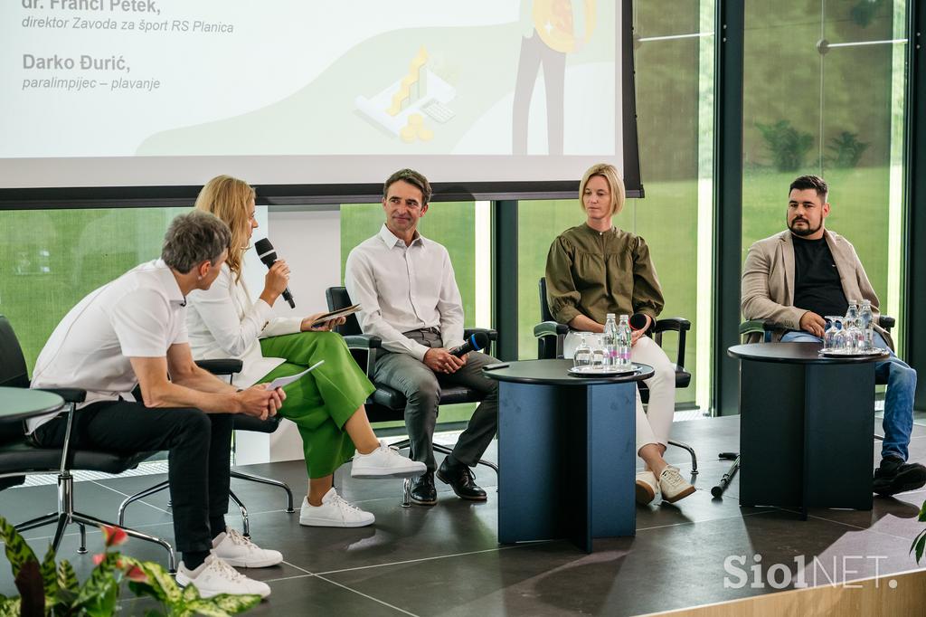 Direktor Zavoda za šport RS Planica dr. Franci Petek, vodja teniške šole Maja Matevžič in paralimpijec Darko Đurić