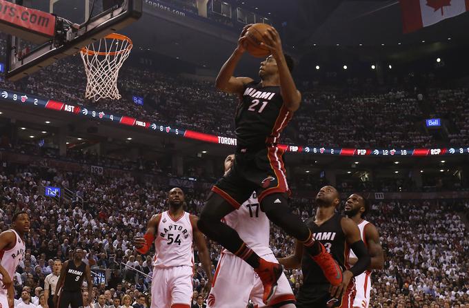 Hassan Whiteside zaradi poškodbe kolena danes ponoči še ne bo letel po zraku. | Foto: 