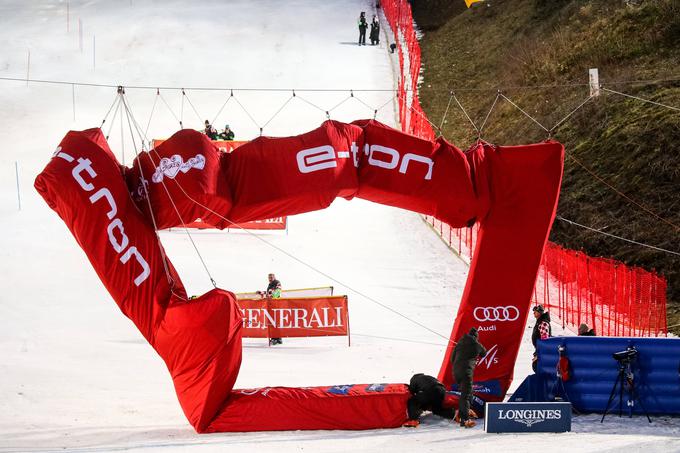 Tekmovalkam in prirediteljem je nagajal močan veter. | Foto: Guliverimage/Vladimir Fedorenko