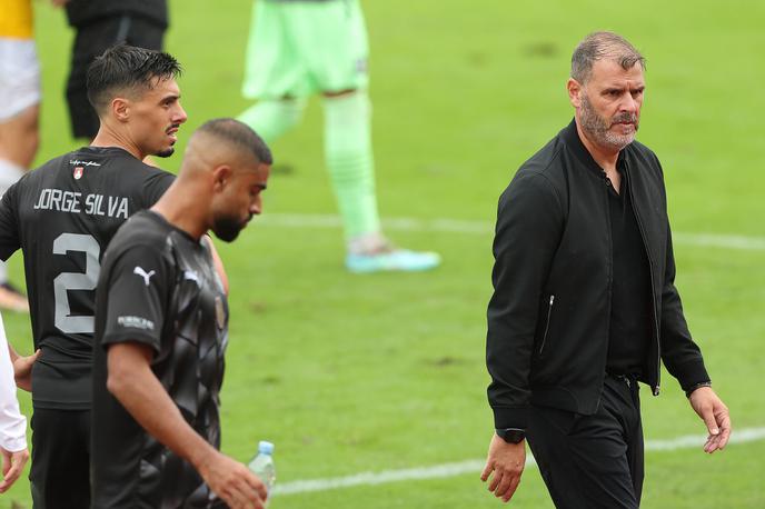 Joao Henriques Olimpija | Joao Henriques je v uvodnih osmih krogih 1. SNL z Olimpijo doživel že tri poraze, na treh izmed zadnjih petih srečanj pa prejel kar štiri zadetke. | Foto www.alesfevzer.com