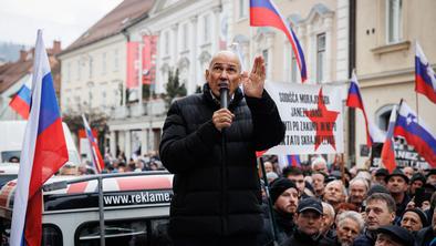 Konec sveta, kot ga poznamo: Janez Janša, človek ulice