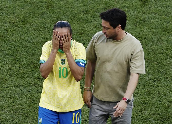 Razočaranje legendarne Marte in brazilskega selektorja Arthurja Eliasa. | Foto: Reuters