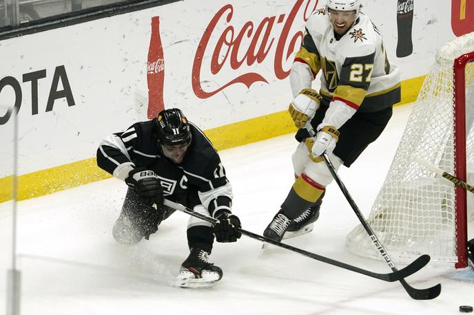 Los Angeles Kings Vegas Golden Knights | Anže Kopitar je sredi srečanja zadel za vodstvo Kraljev z 2:0, a po koncu 60 minut igre so z 2:4 slavili člani Vegasa. | Foto Guliverimage