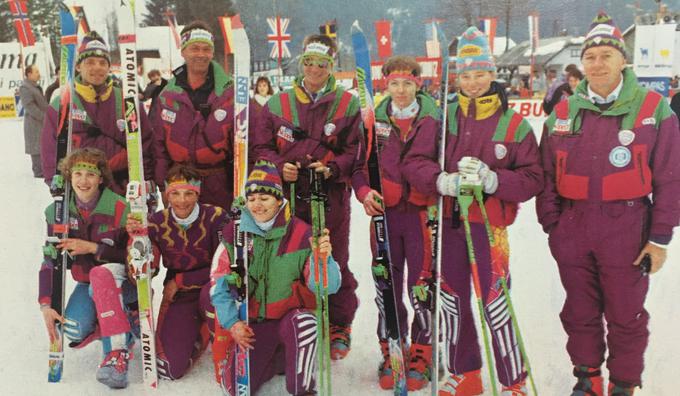 Jugoslovanska reprezentanca 1991: trenerji Marko Jurjec, Jože Drobnič in Igor Urshic, Katjuša Pušnik, Urška Hrovat in direktor Tone Vogrinec; spodnja vrsta – Veronika Šarec, Nataša Bokal in Narcisa Šehovič. | Foto: Osebni arhiv