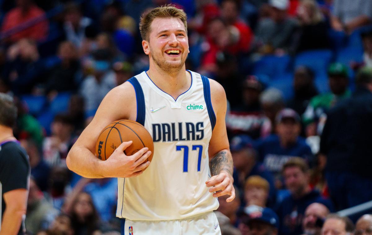 Luka Dončić Dallas New Orleans | Dončić je že v uvodni četrtini dosegel 18 točk in podelil šest asistenc. | Foto Reuters