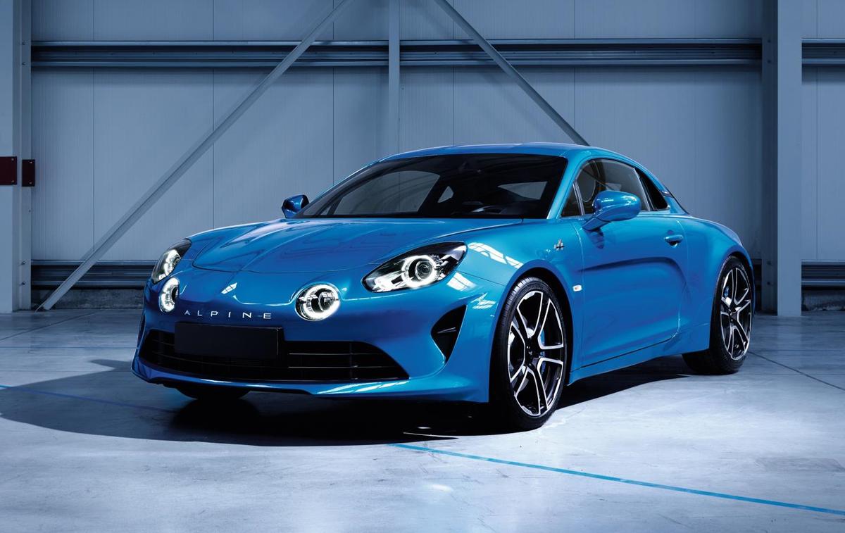 Renault alpine A110 | Alpine je z A110 takoj pridobil številne simpatije, očitno pa je navdušil tudi ministra za notranje zadeve, ki jih je naročil kar 26 za francosko policijo. | Foto Renault