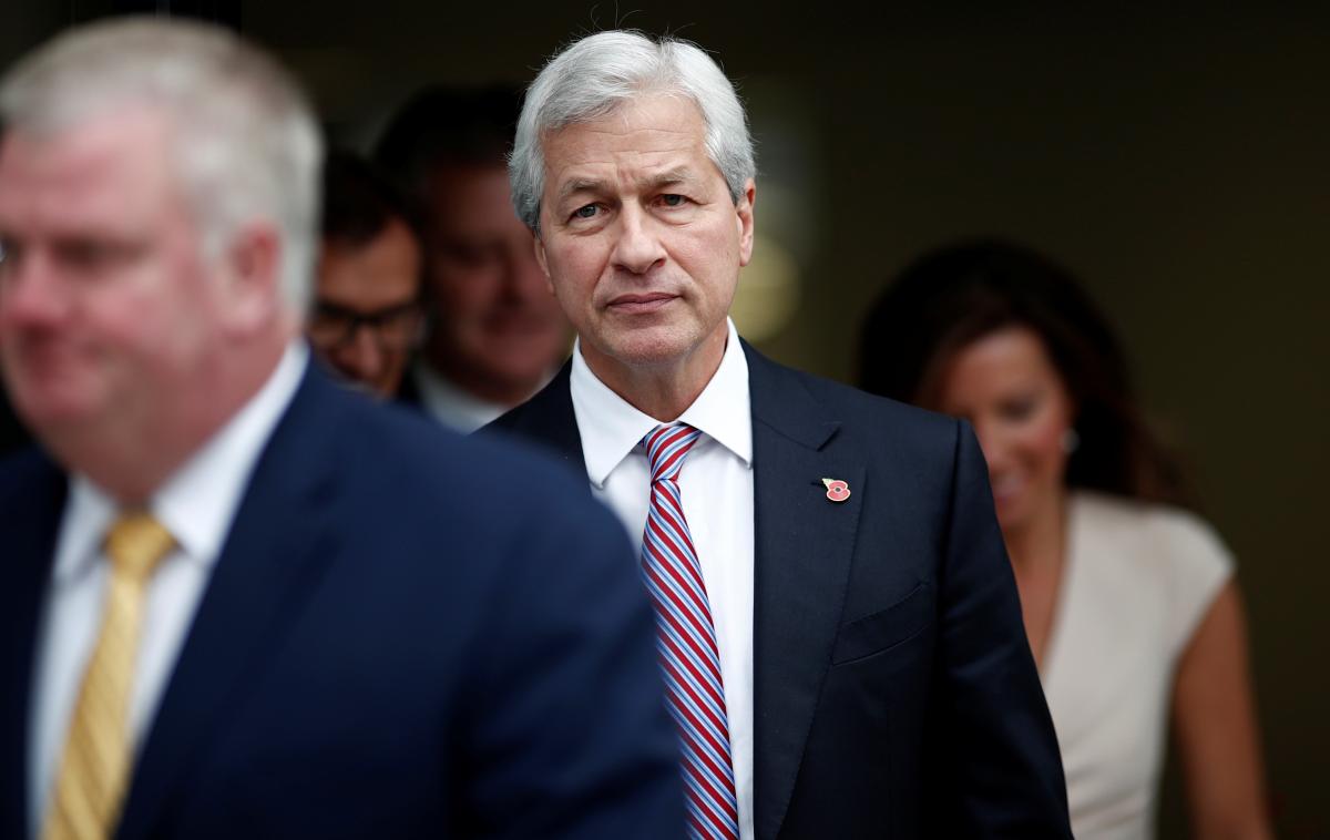 Jamie Dimon, JPMorgan Chase | Jamie Dimon je leta 2017 med znanim pljuvanjem po kriptovalutah, za katero se je pozneje sicer opravičil, med drugim prisegel tudi, da bo osebno odpustil vsakega uslužbenca banke, ki se bo ukvarjal s kriptovalutami. | Foto Reuters