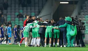 Večni derbi z bele točke dobila Olimpija, najboljši strelec Daku Muri priigral visoko zmago