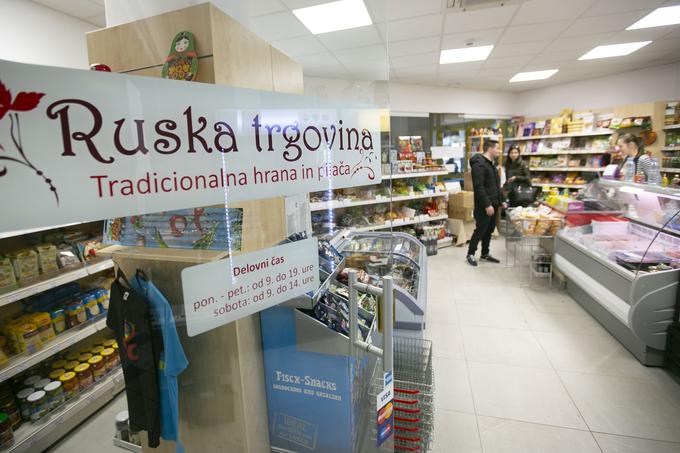 Ruska trgovina v Murgle Centru. | Foto: Bojan Puhek